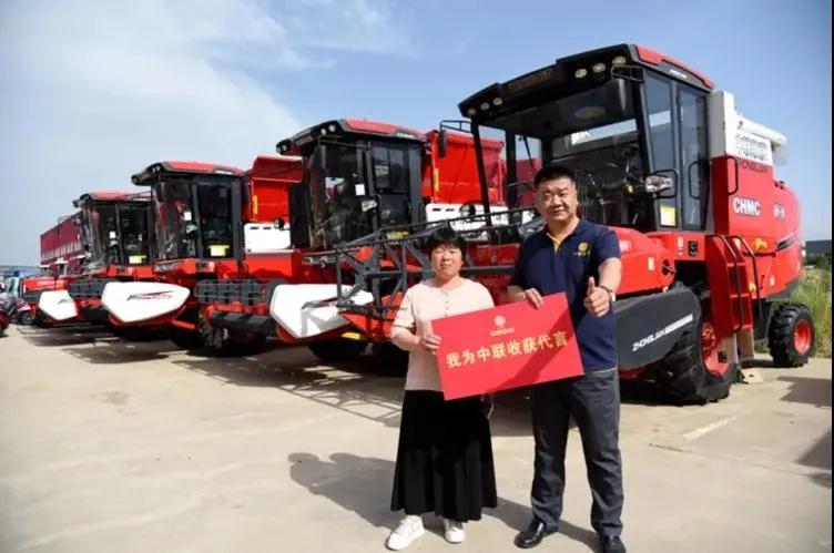 尤美玲：經(jīng)濟(jì)效益高是用戶搶購中聯(lián)收獲花生機(jī)的原因